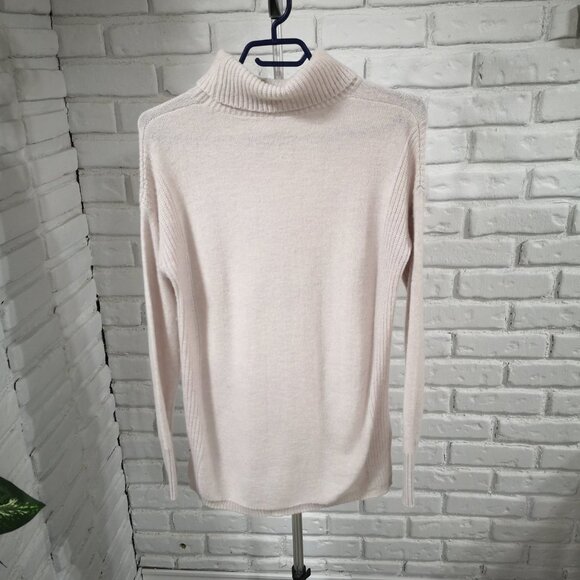 Hyba Ladies Size XS Light Pink Long Sleeves Lighter Weight Turtleneck / Tunic - Picture 2 of 10